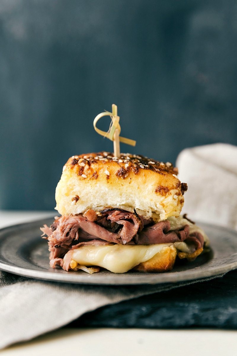 The best possible version of French Dip sandwiches -- made into oven-baked sliders! TEN MINUTES PREP! via chelseasmessyapron.com